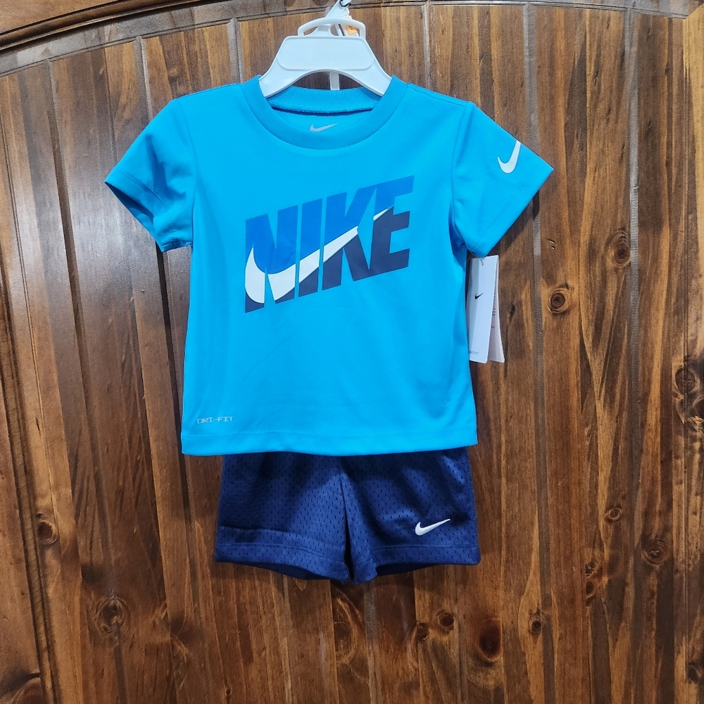 ๐๏ธ Nike Short Set - Picture 1 of 3
